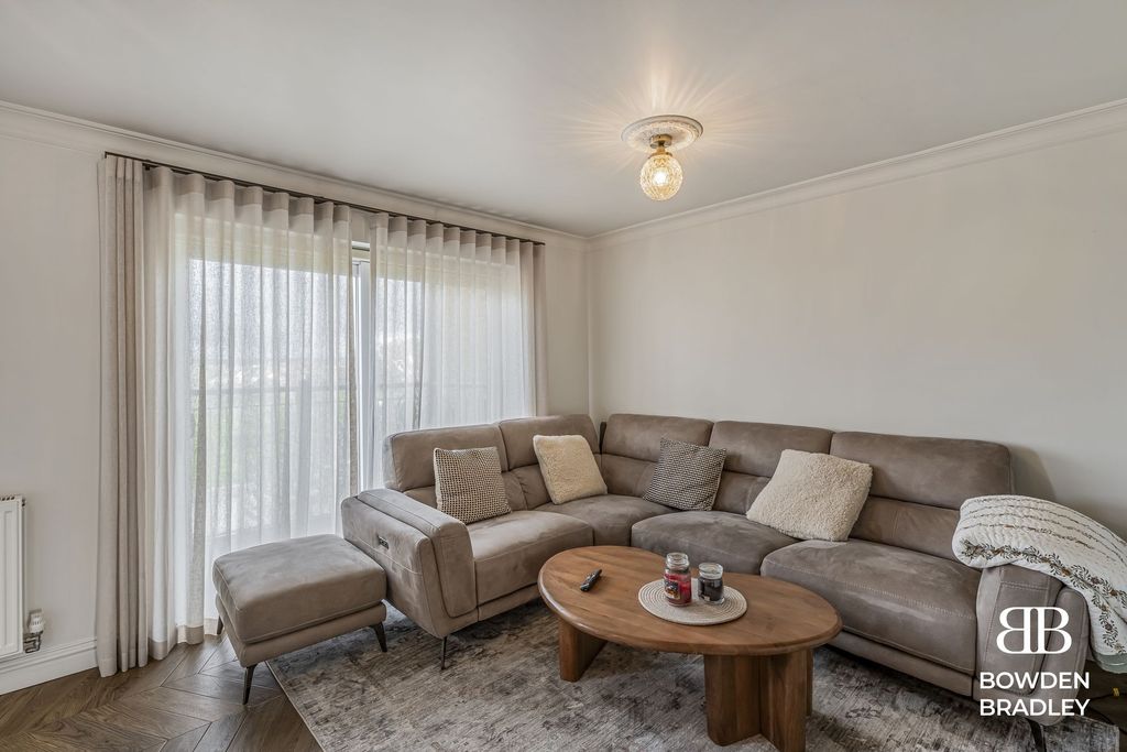 Property photo 3 of 14