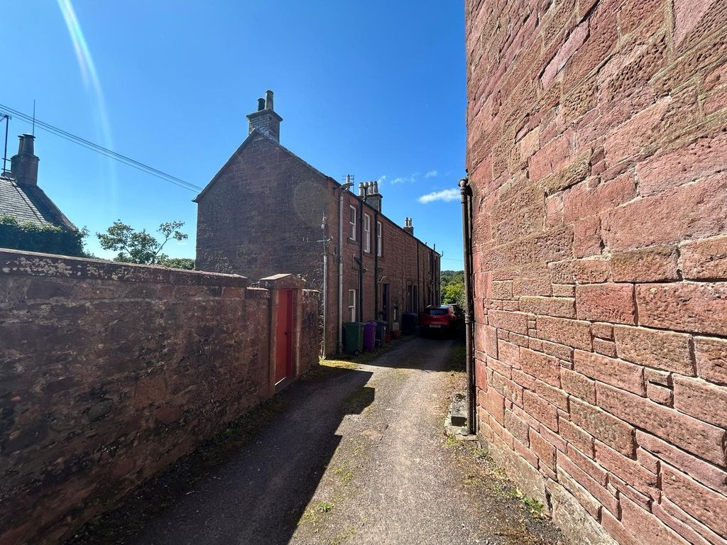 Property photo 1 of 8 4338874d-d9c8-4Bd3-Abae-63054F25E49B