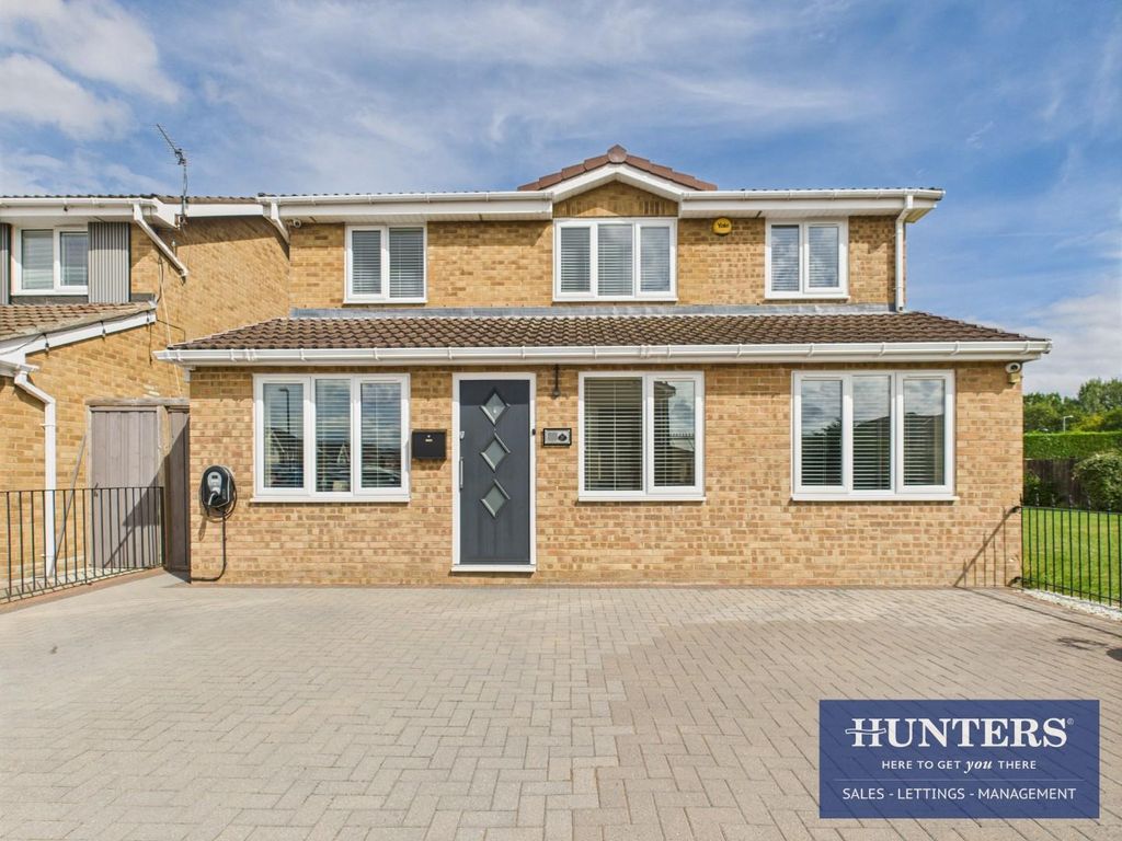 Property photo 1 of 25 External