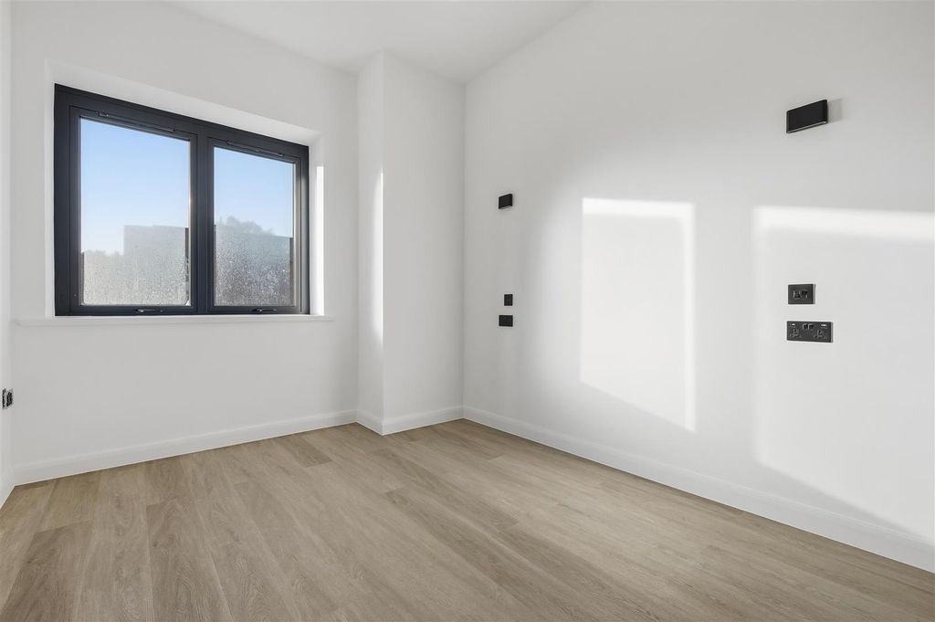 Property photo 3 of 6 002_Img_6449.Jpg