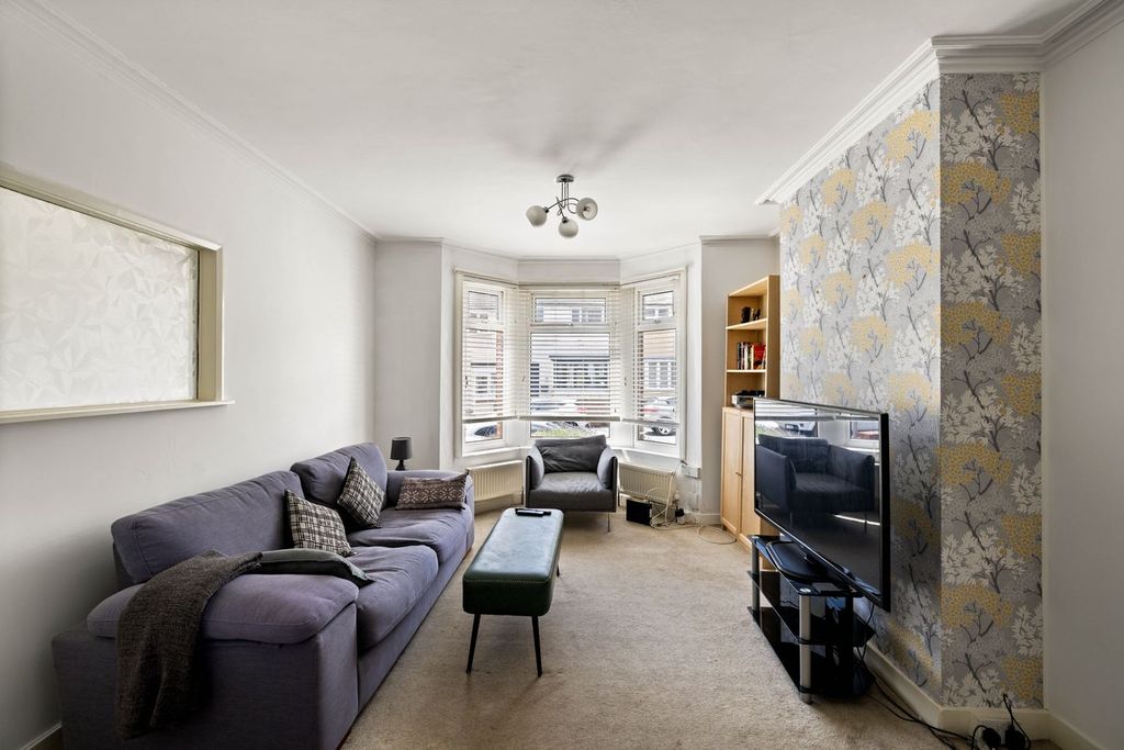 Property photo 2 of 16