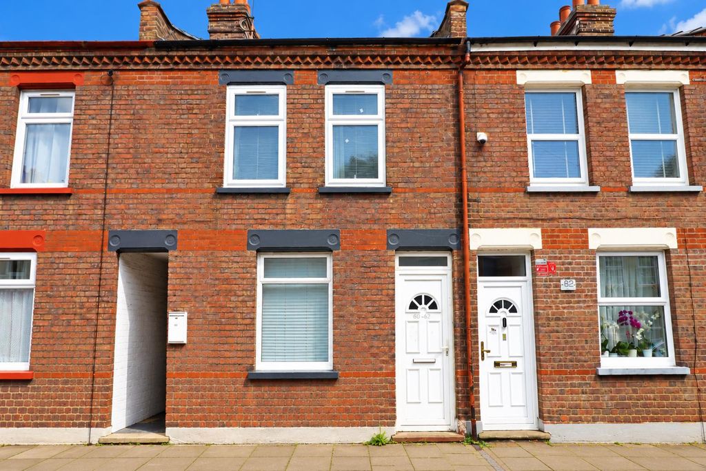 Property photo 1 of 10 Sunlit Victorian Terraced Houses.Png