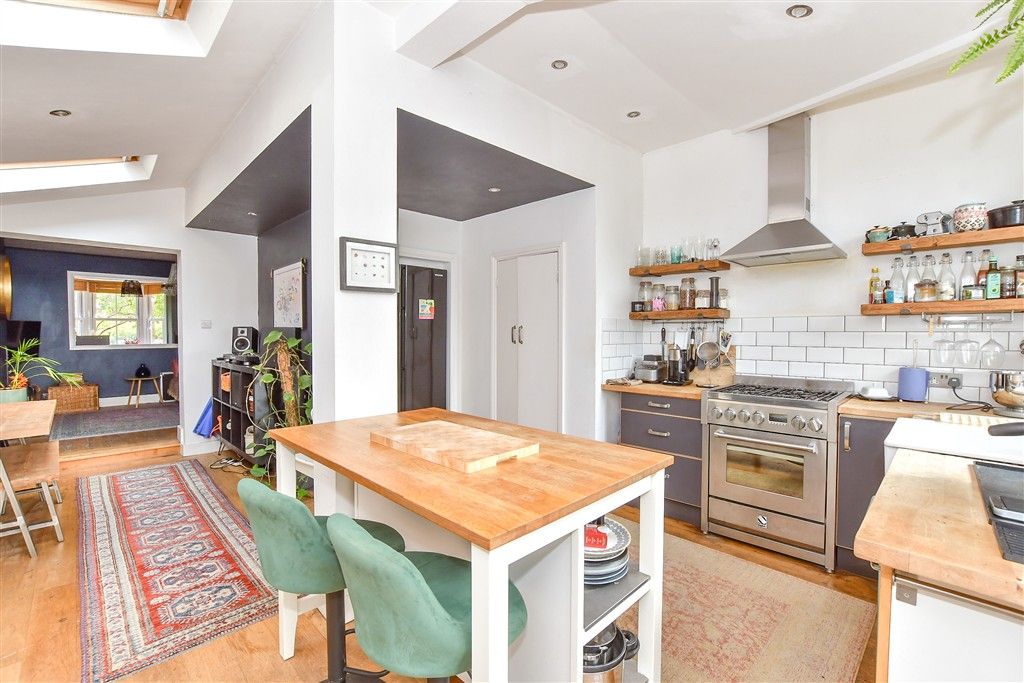 Property photo 3 of 13 Kitchen/Breakfast Area