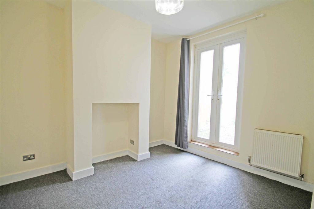 Property photo 3 of 8 Dining Room