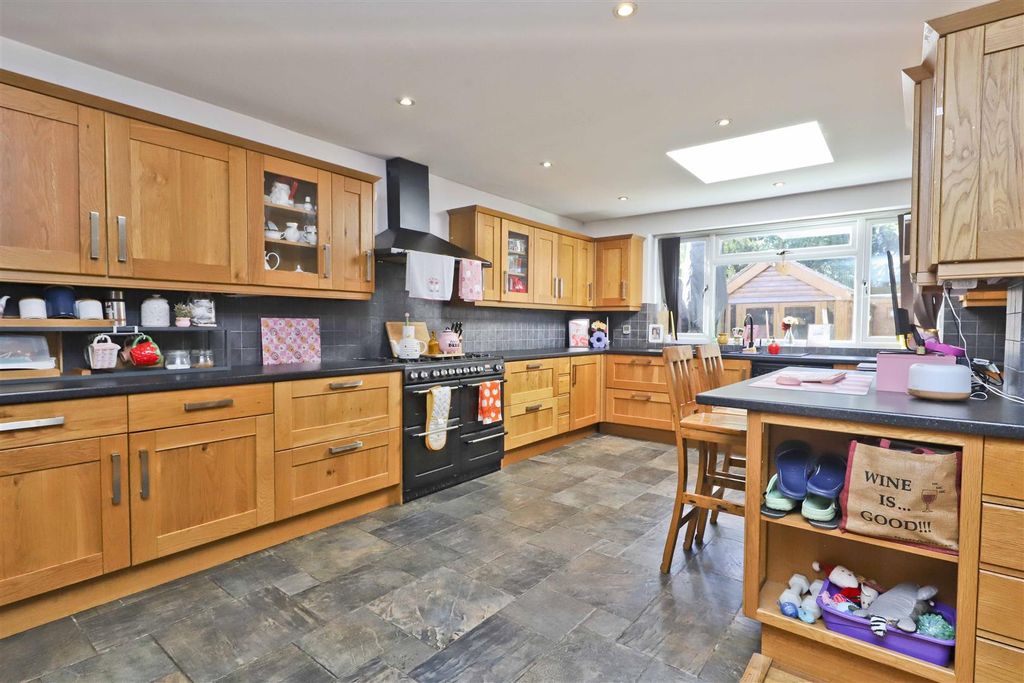 Property photo 2 of 26 Kitchen/Dining Room