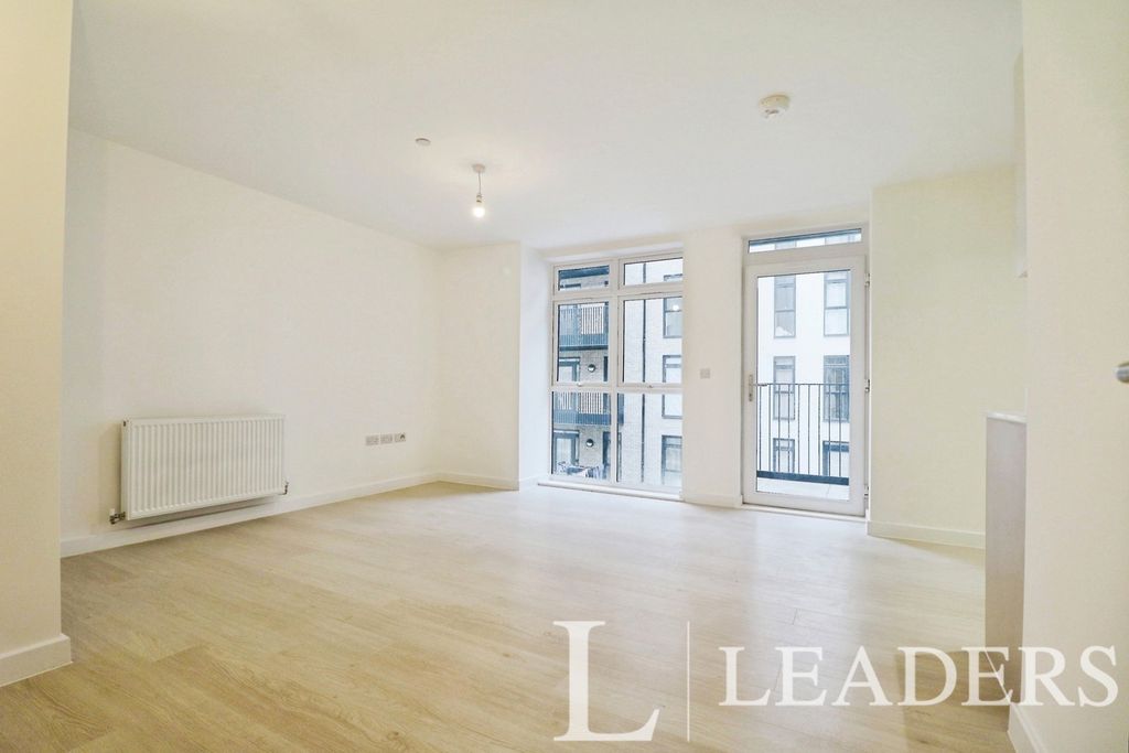 Property photo 3 of 8 Pbox-Img.Jpg