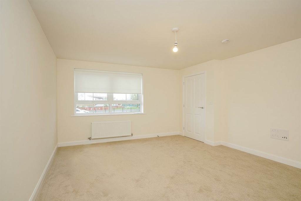 Property photo 2 of 5 Living Room