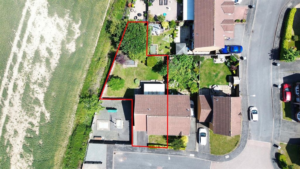 Property photo 2 of 23 Private Rear Garden