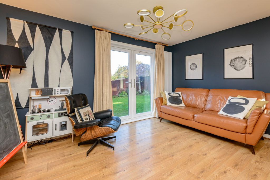 Property photo 2 of 18