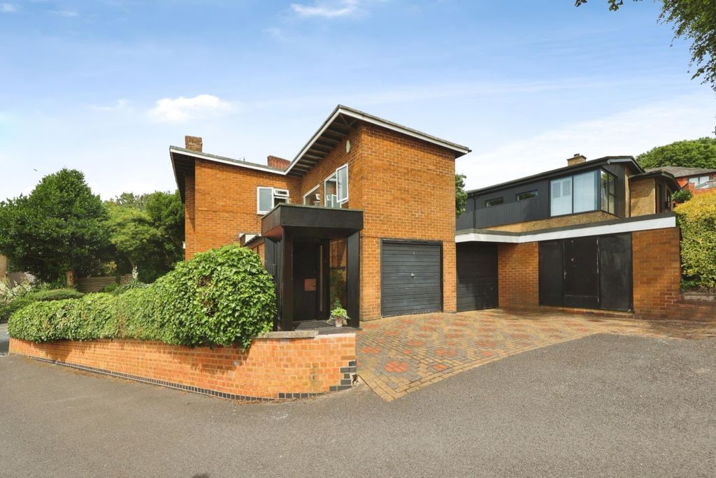 Property photo 2 of 26 5204721