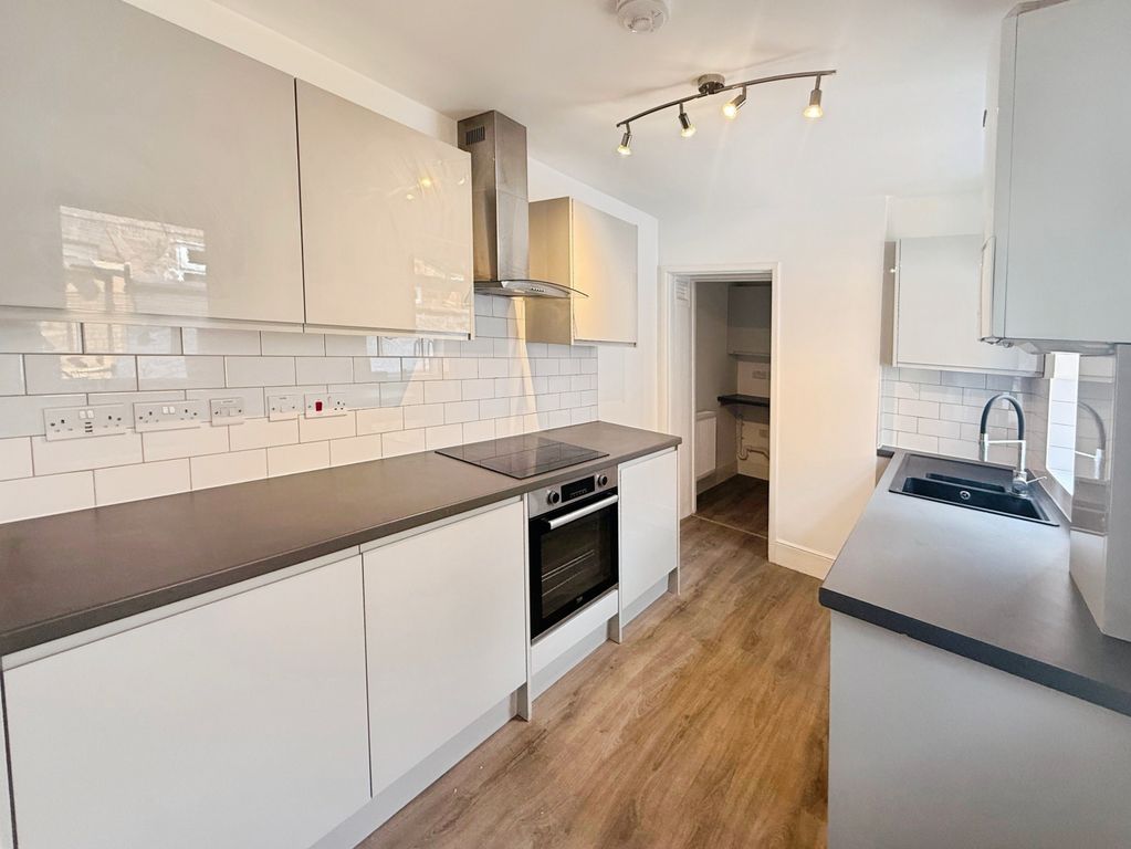 Property photo 2 of 13 Kitchen