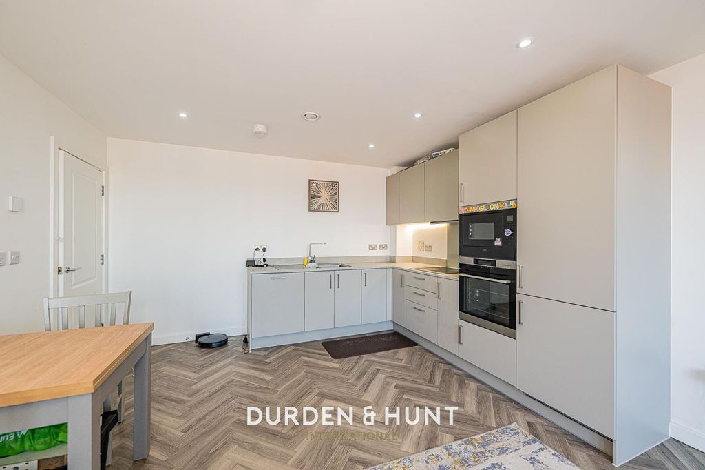 Property photo 3 of 15 Bentley-19.Jpg