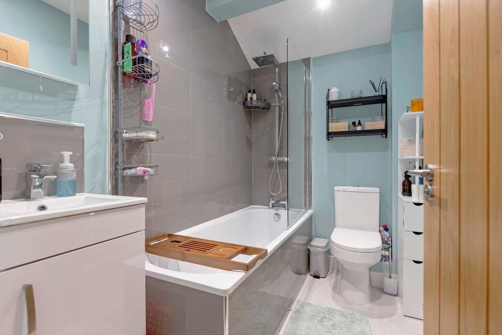 Additional image 5 of 2 bed flat for saleSchool Road, Upper Beeding, Steyning BN44