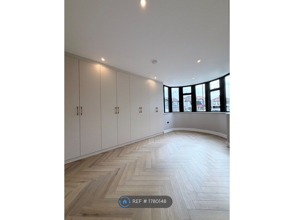 Property photo 1 of 13 Bed 1