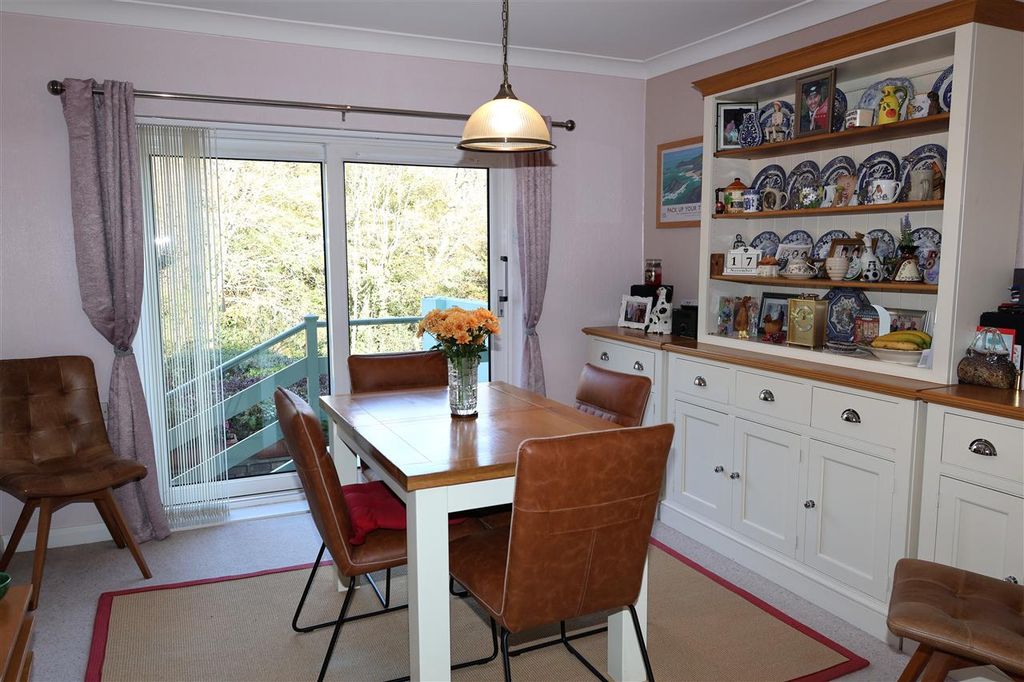 Property photo 3 of 15 Dining Room