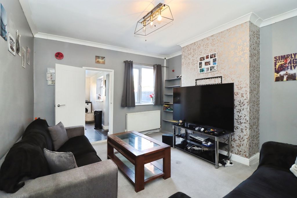 Property photo 2 of 16 Pbox-Img.Jpg