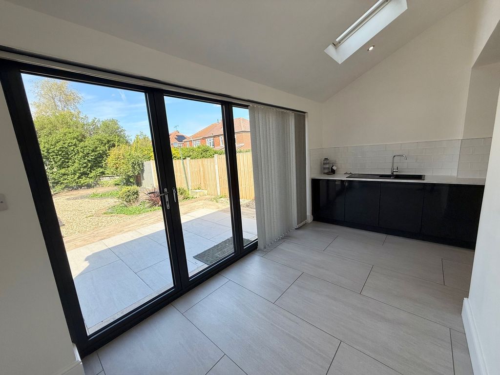 Property photo 2 of 16 Kitchen