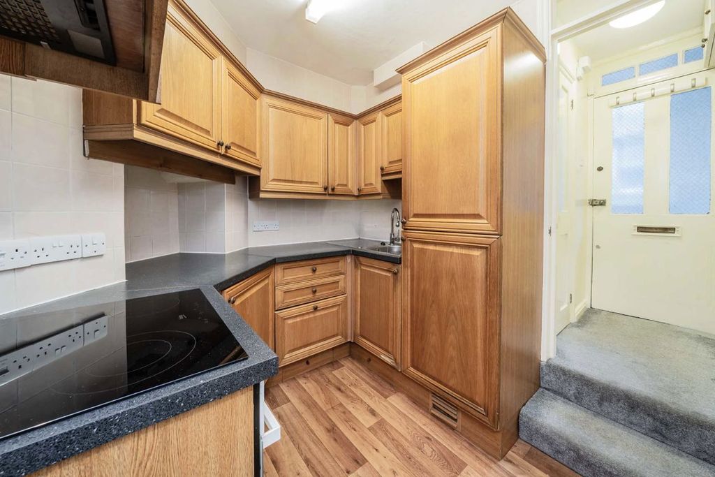 Property photo 2 of 5