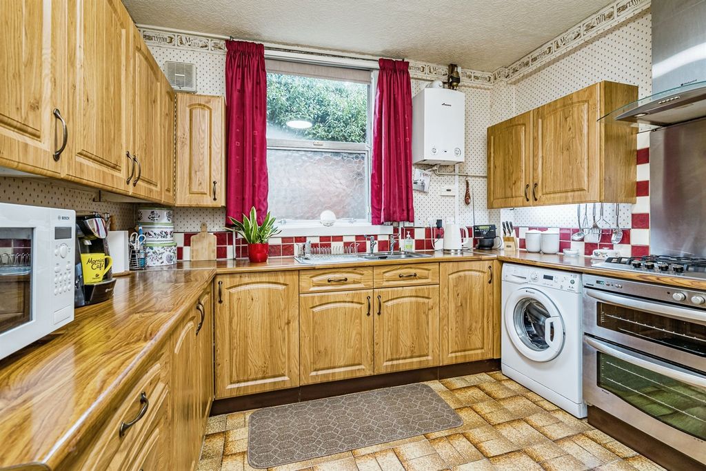 Property photo 3 of 15