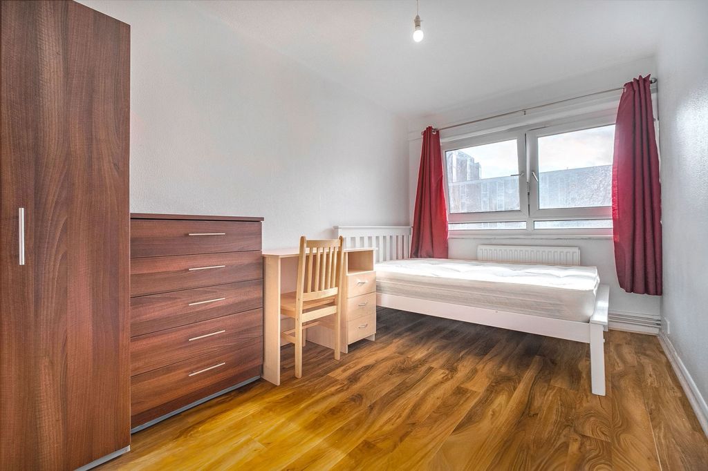 Property photo 2 of 10 Bedroom 2