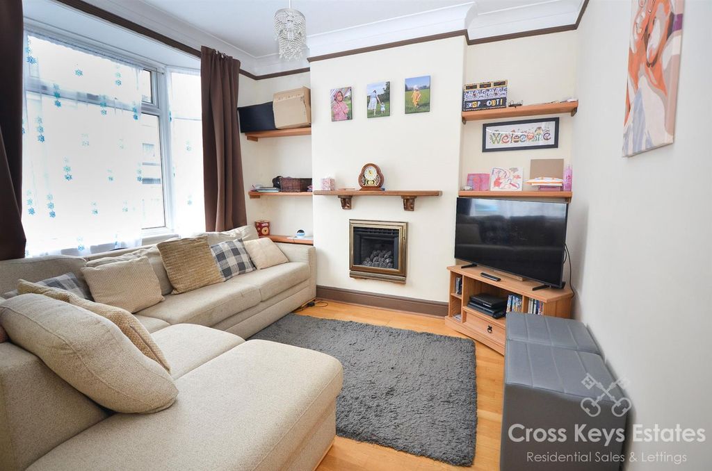 Property photo 2 of 15 Sitting Room