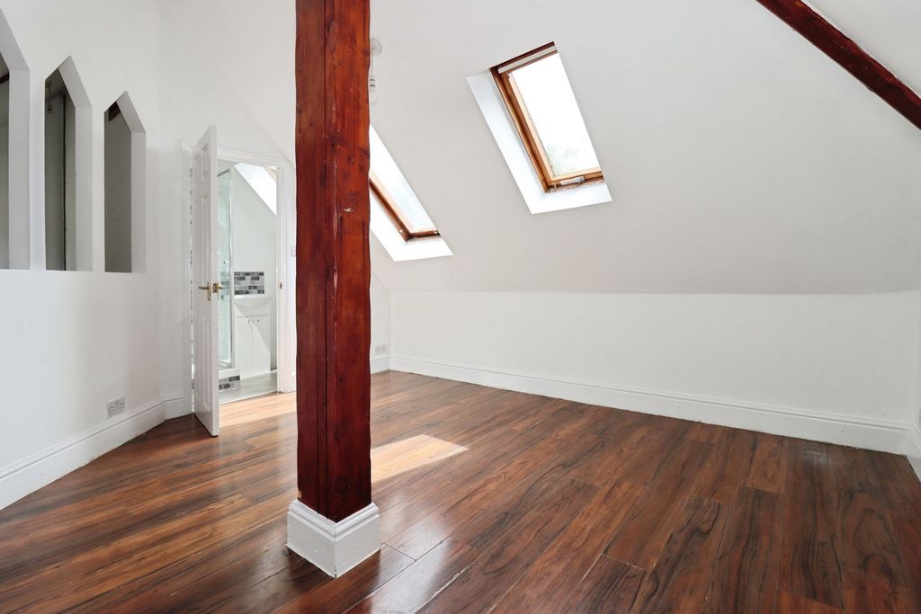 Property photo 1 of 11 Pbox-Img.Jpg