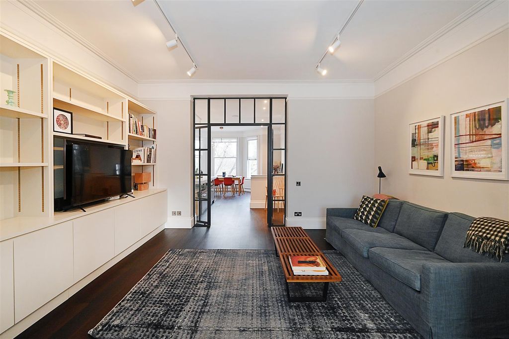 Property photo 2 of 13 76-C-Holland-Park (10).Jpg