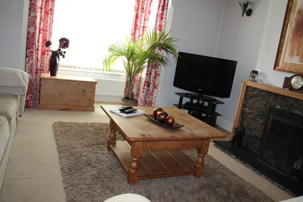 Property photo 1 of 11 Lounge