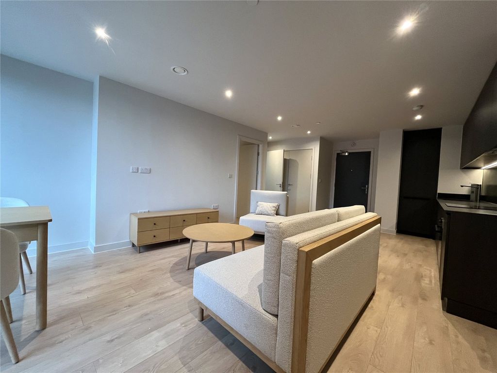 Property photo 3 of 31 Picture No. 04