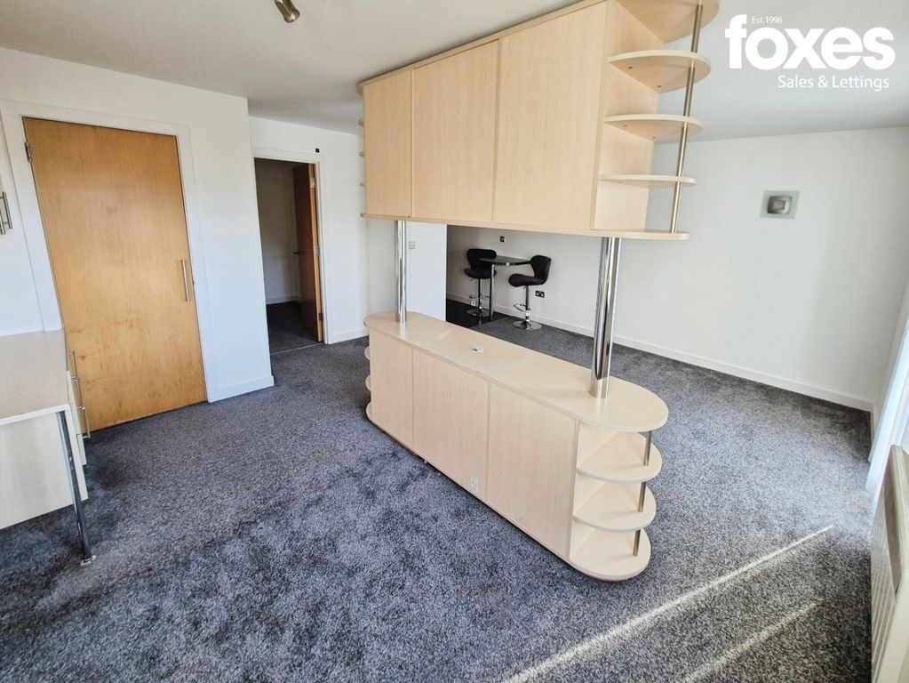 Property photo 3 of 16 4631873