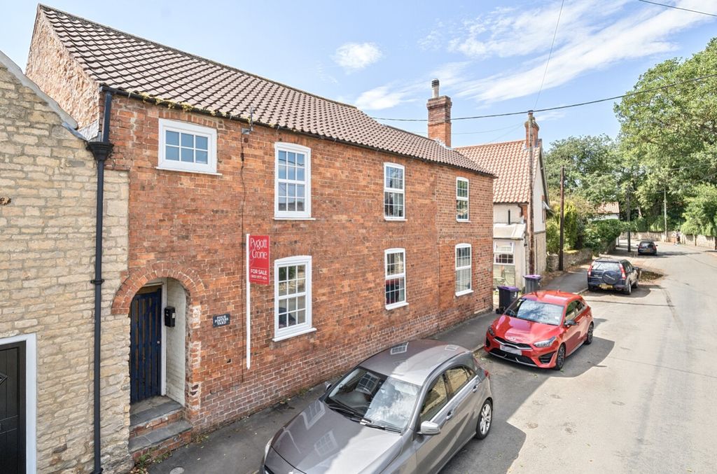 Property photo 1 of 20 -686B75bbc185B-l-1319612-4-6867c1218215E