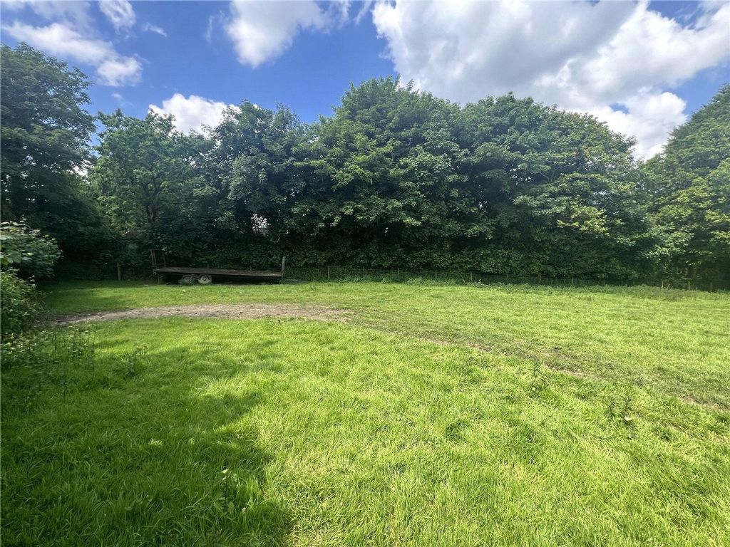 Property photo 3 of 6 Picture No. 01