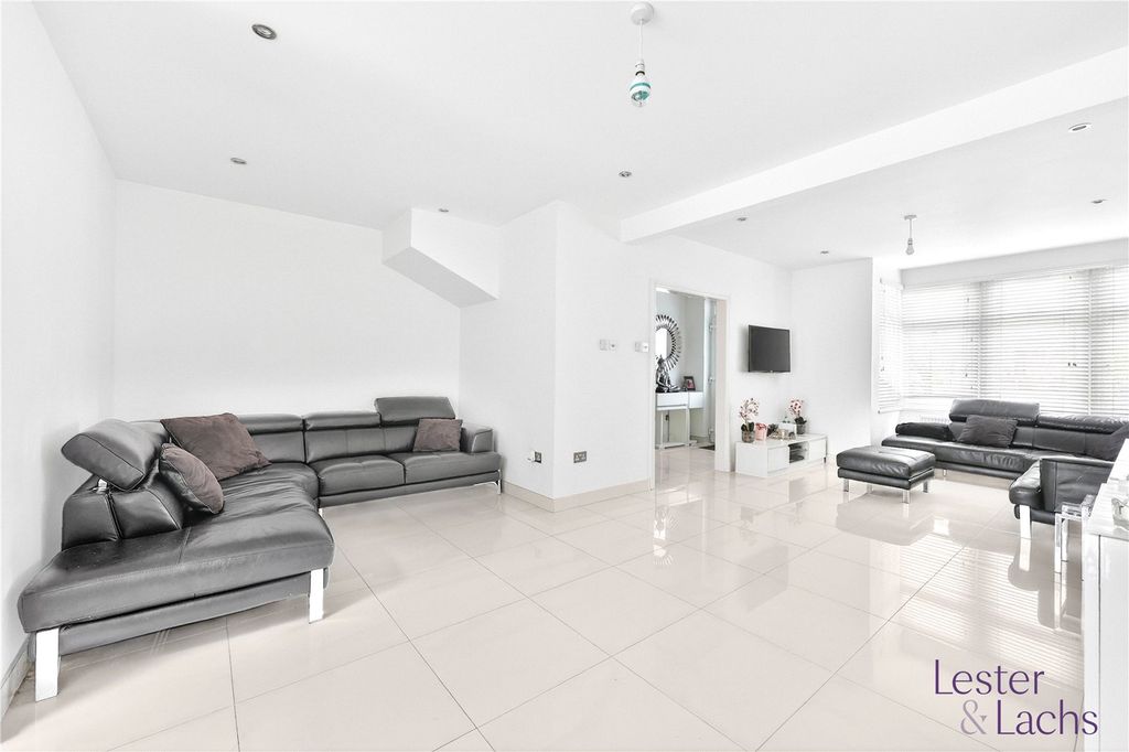 Property photo 3 of 29 Picture No. 16