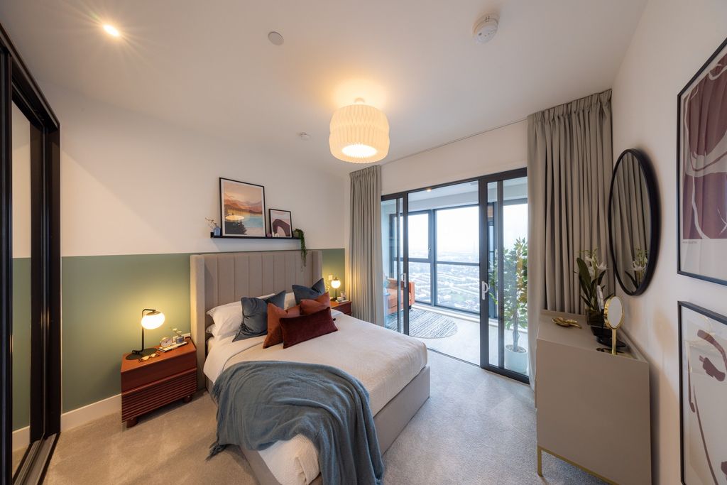 Property photo 1 of 10 Bedroom