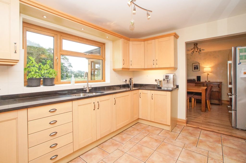 Property photo 3 of 24 Kitchen