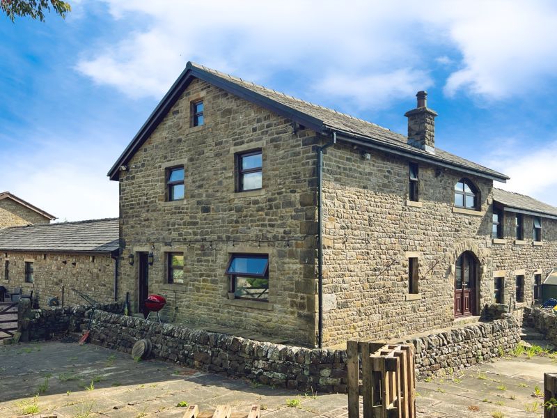 Property photo 3 of 11 External