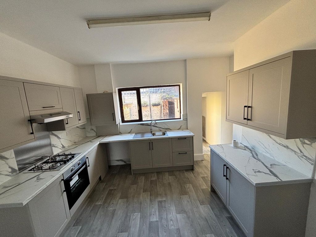 Property photo 1 of 5 Picture No. 11