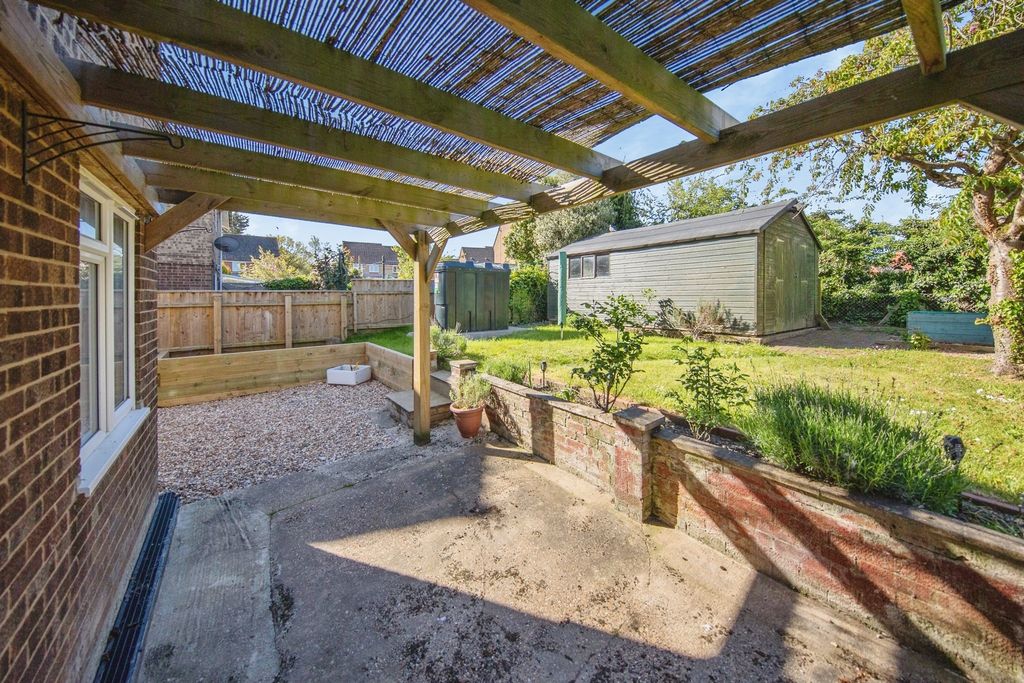 Property photo 2 of 20