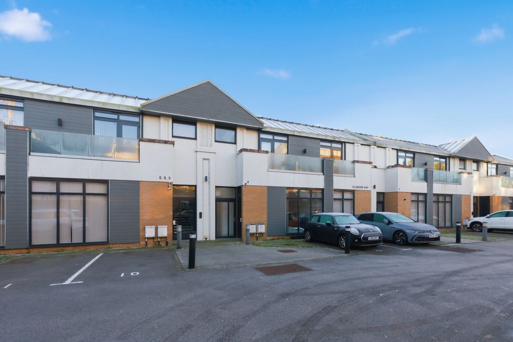 Property photo 1 of 9