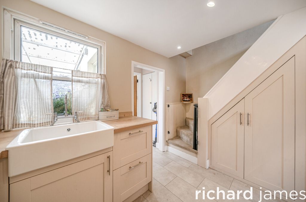 Property photo 2 of 16 5dcc88B358B84B14B5217Eba7F123066