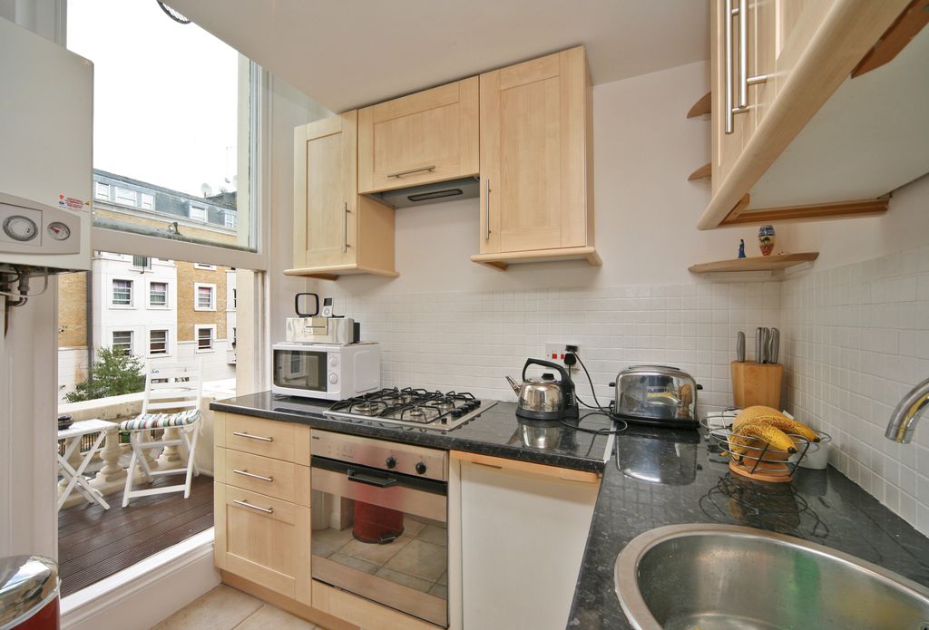 Property photo 2 of 5 Kitchen