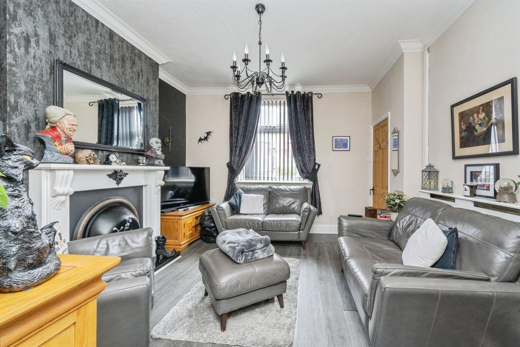 Property photo 2 of 19