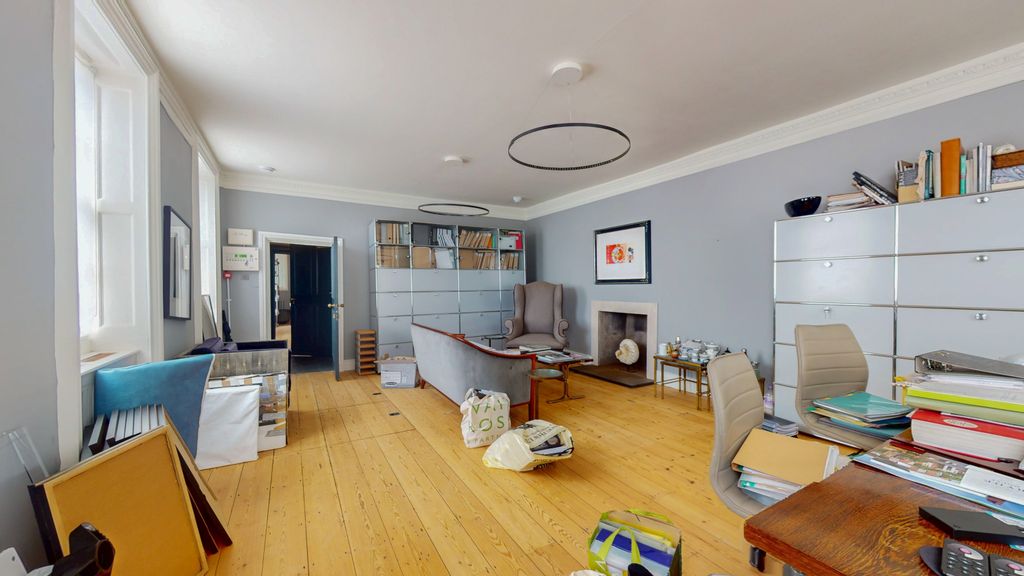 Property photo 3 of 21 East House, East Street, Petworth, Gu28 0Ab