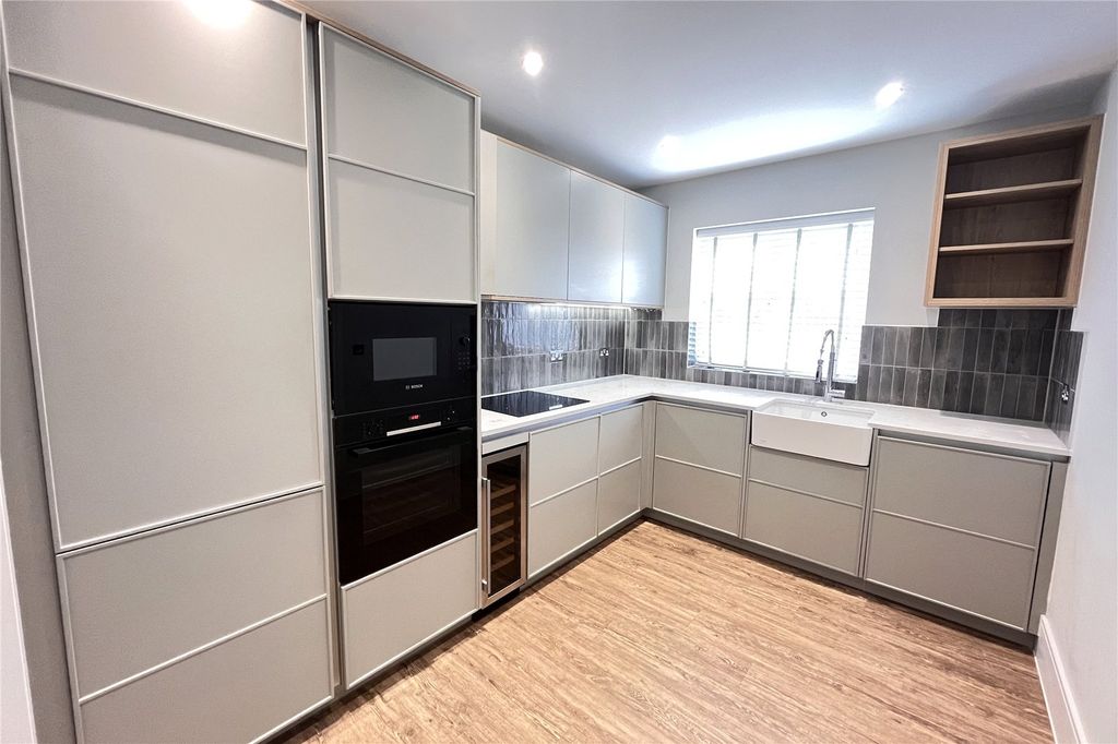 Property photo 3 of 11 Picture No. 25