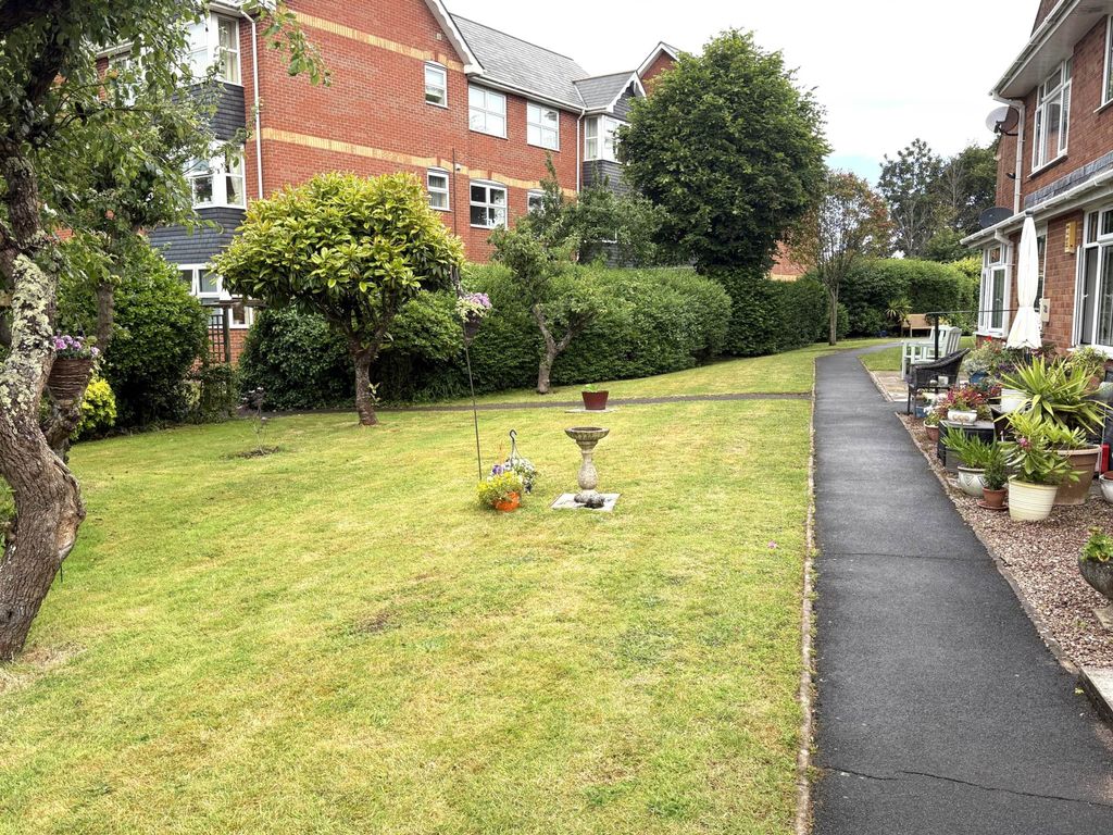 Property photo 3 of 11