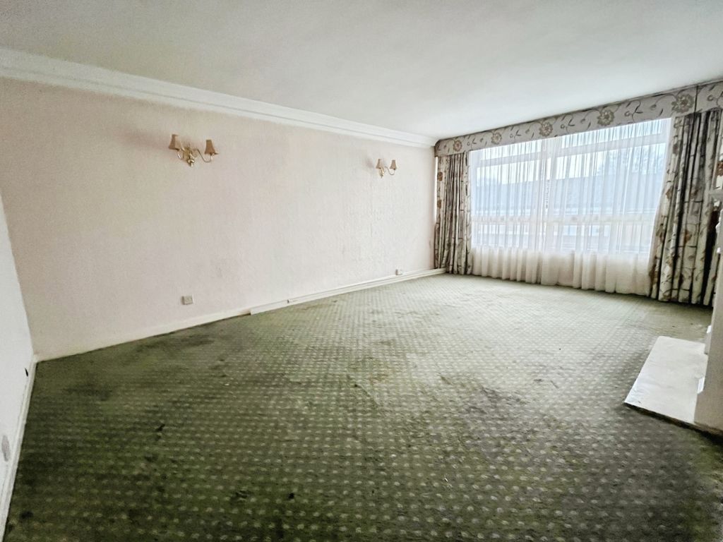 Property photo 3 of 10 Pbox-Img.Jpg