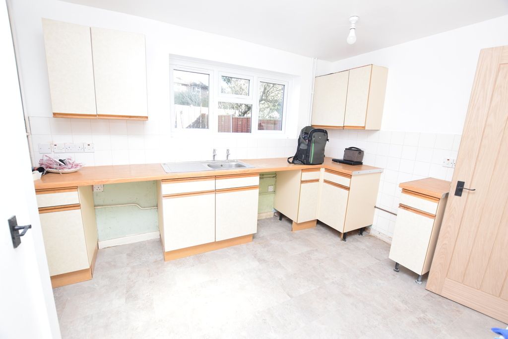 Property photo 3 of 9 Breakfast/Kitchen