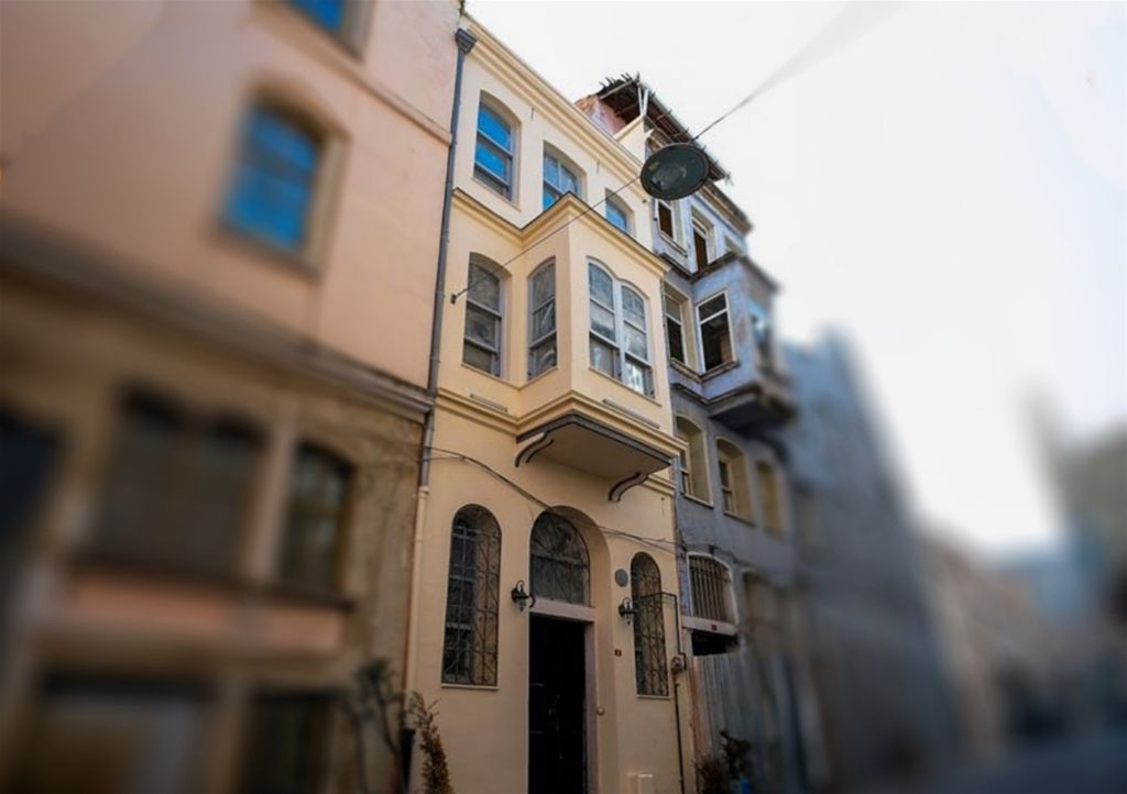 Property photo 2 of 13 Renovated Property For Sale In Fatih, Istanbul - A Three Level Property