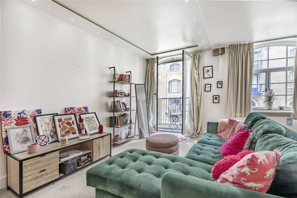 Property photo 1 of 19 Reception Room