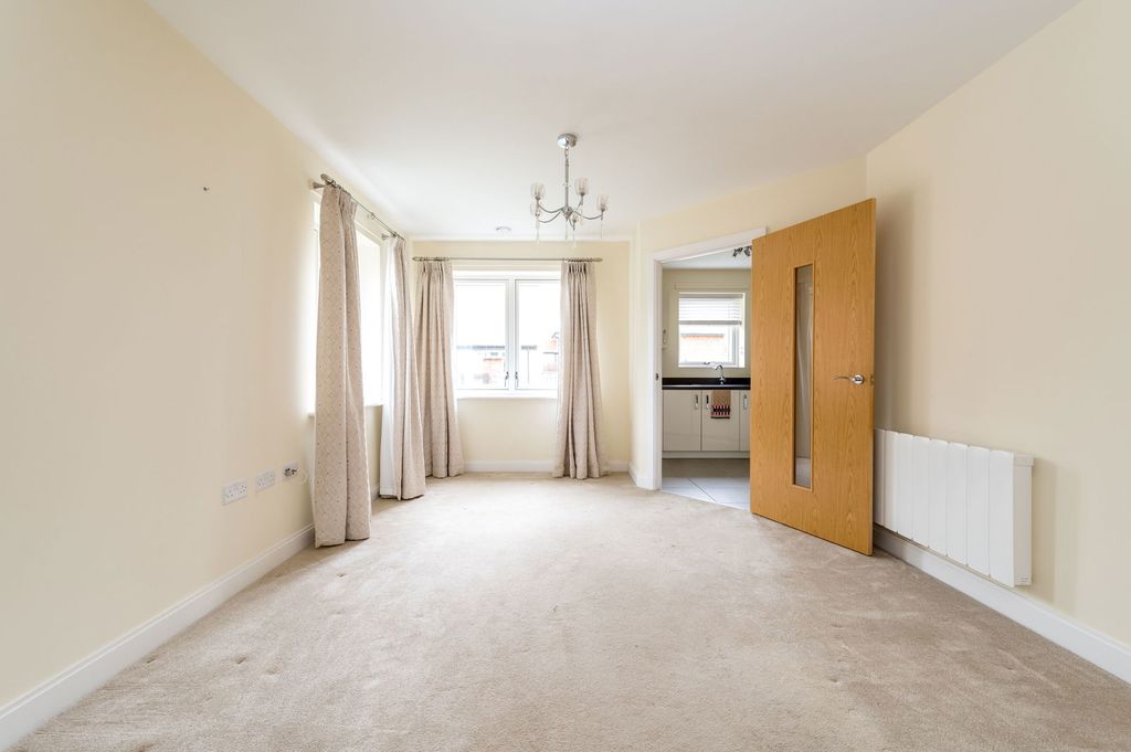 Property photo 3 of 13